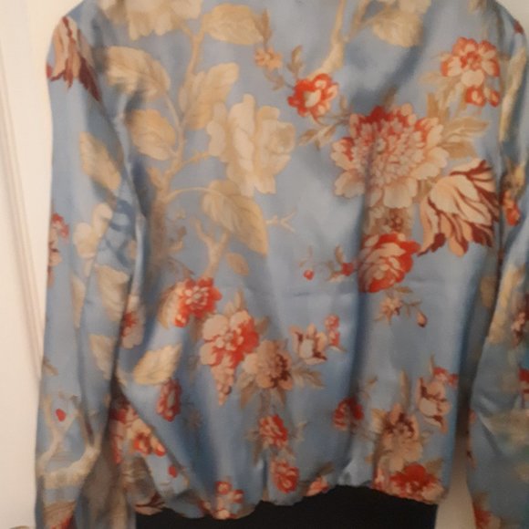 Beautiful floral Forever 21 size small bomber jacket - Picture 4 of 4